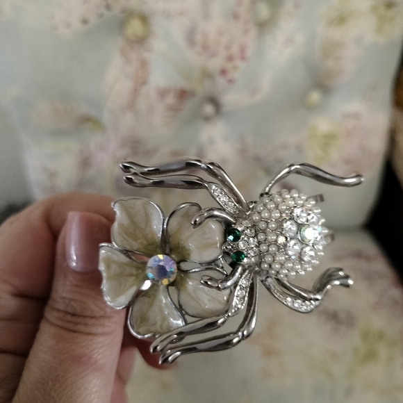 Spider 🕷️ CUFF BRACELET ✨ - Picture 3 of 7